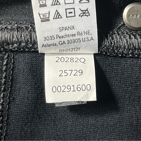 SPANX Women's Faux Leather-Like Ankle Skinny Pants - Black - Sz-M Petite (B404) - Picture 9 of 10
